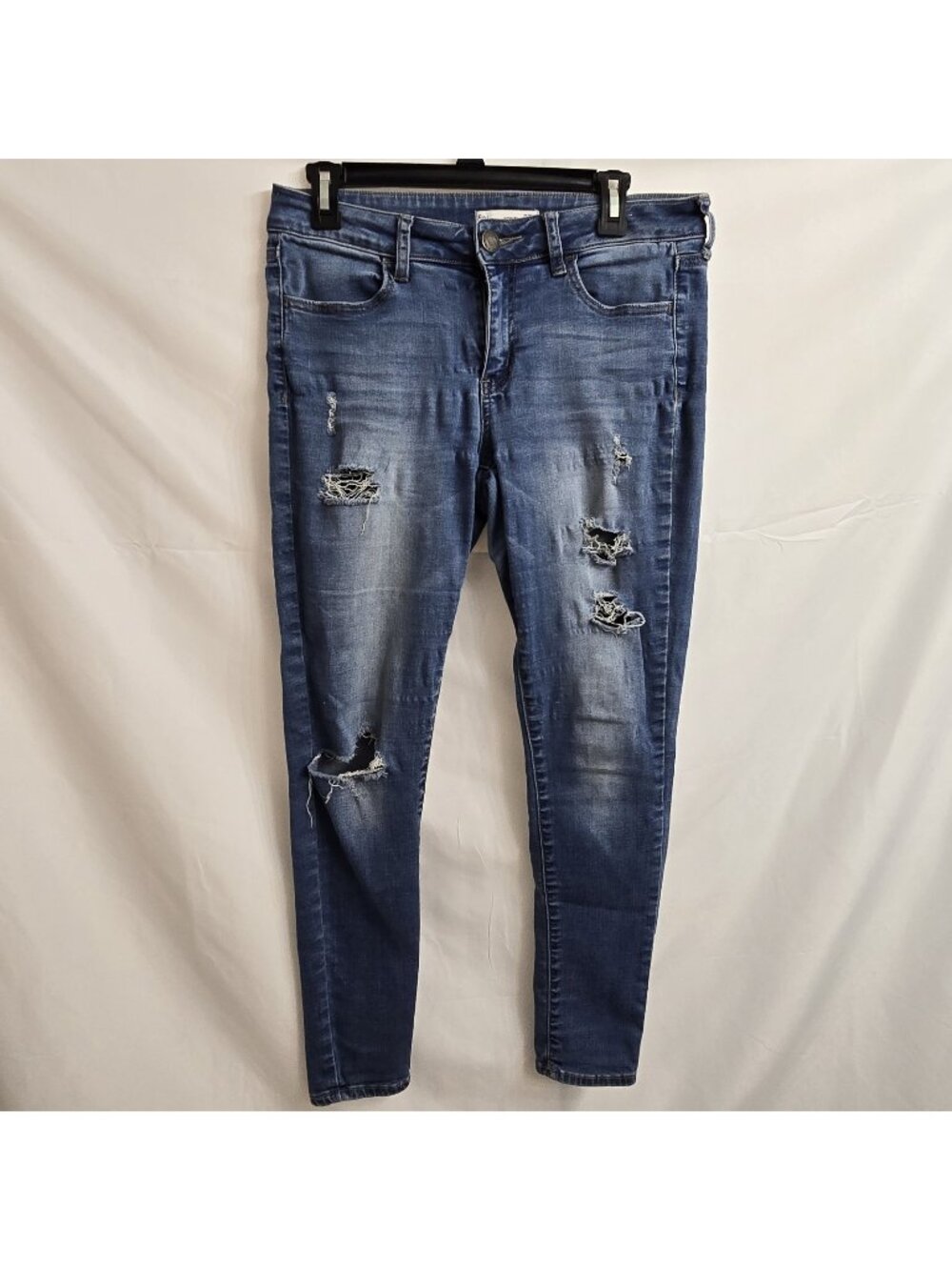 SO Jeans Size 9 Low Rise Ultimate Jegging Distressed Blue Rips Juniors Y2K